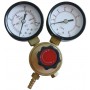 Regulátor tlaku jednostupňový podľa DIN E 585, tryska na výstupe, vysoká presnosť regulácie.