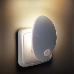 Nočné LED svetielko s pohybovým a svetelným senzorom do zásuvky