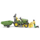 Záhradník s traktorou kosačkou John Deere s prívesom 1:16 62104
