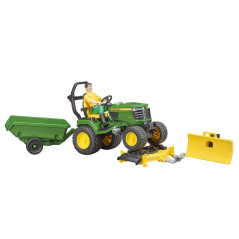 BRUDER Záhradník s traktorou kosačkou John Deere s prívesom / 62104