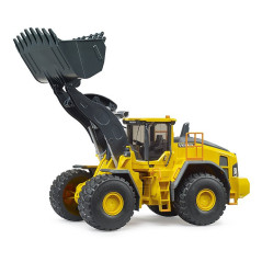 BRUDER Kolesový nakladač Volvo L260H / 02458