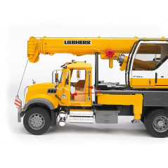 BRUDER 02818 Nákladné vozidlo MACK Granite so žeriavom Liebherr 1:16