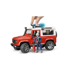 BRUDER Zásahové hasičské vozidlo Land Rover Defender Station Wagon s figúrkou hasiča a hasiacim prístrojom 1:16 02596