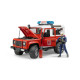 Zásahové hasičské vozidlo Land Rover Defender Station Wagon s figúrkou hasiča a hasiacim prístrojom 1:16 02596